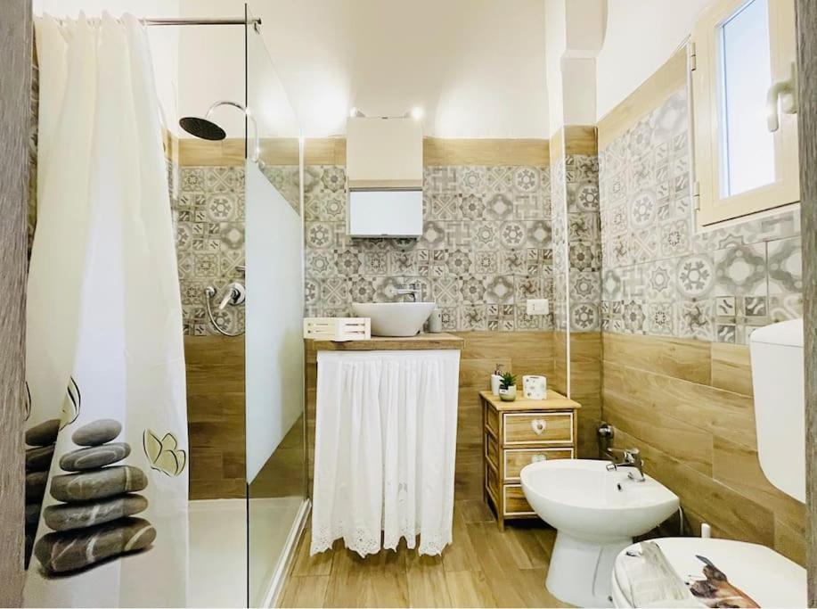 Porta Palazzo 15 Min - Suite Con Netflix & Wi-Fi 토리노 외부 사진